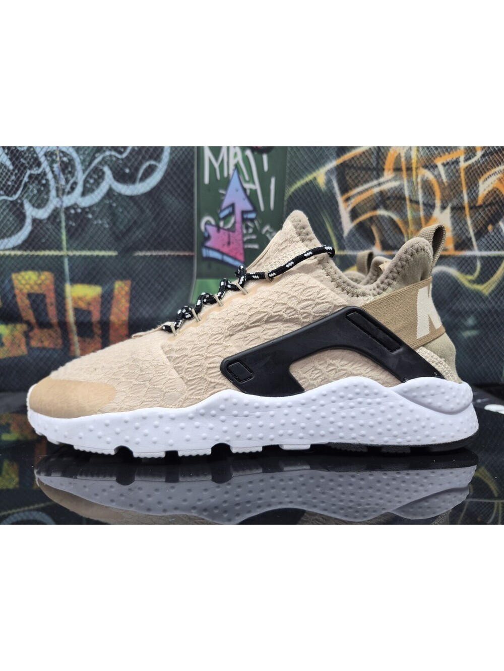 Womens Nike Air Huarache Run Ultra Se 859516-100 Oatmeal/Khaki used Sz 7.5W